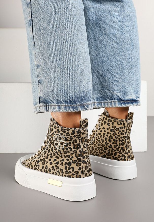 Born2be - Panterkowe Trampki na Grubej Podeszwie za Kostkę z Haftem Fonovia. Okazja: na co dzień. Wysokość cholewki: za kostkę. Materiał: jeans. Wzór: haft. Styl: casual