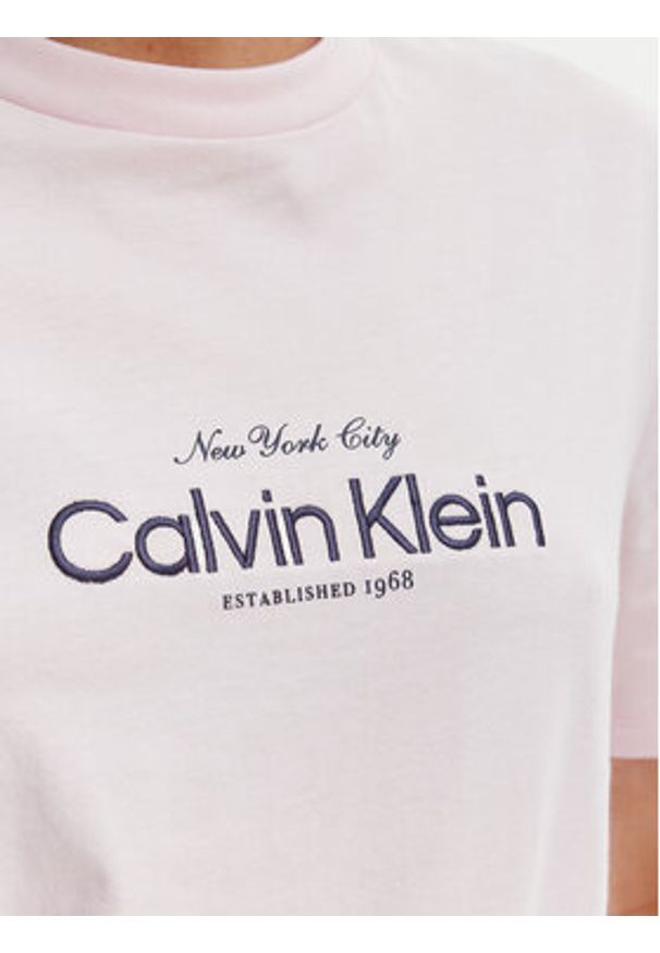 Calvin Klein Jeans T-Shirt NYC Logo LV047F810G Różowy Classic Fit. Kolor: różowy. Materiał: bawełna