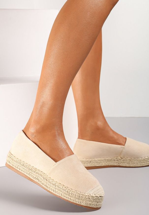 Born2be - Beżowe Espadryle Thaxie. Okazja: na co dzień. Nosek buta: otwarty. Kolor: beżowy. Obcas: na obcasie. Styl: elegancki, casual. Wysokość obcasa: niski