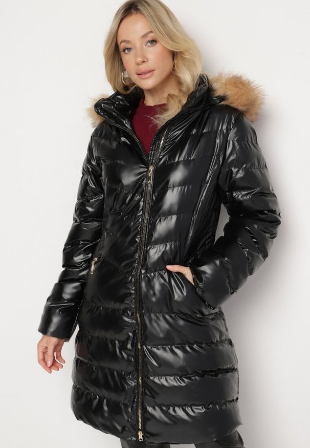 Born2be - Czarno-Brązowa Pikowana Długa Kurtka z Odpinanym Kapturem i Kołnierzem Seniwen. Okazja: na spacer, na co dzień. Kolor: czarny. Materiał: jeans. Długość: długie. Styl: casual, elegancki