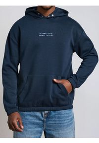 Sinsay - Bluza hoodie z napisem - granatowy. Kolor: niebieski. Wzór: napisy