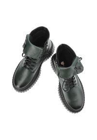 Zielone Botki Armodo Wygodne Obuwie Damskie. Okazja: na co dzień. Kolor: zielony. Materiał: skóra, materiał. Szerokość cholewki: normalna. Styl: casual, elegancki #6