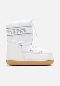 Born2be - Białe Ciepłe Śniegowce na Platformie Ozdobione Napisem Menderia. Kolor: biały. Wzór: napisy, aplikacja. Sezon: zima. Obcas: na platformie #5
