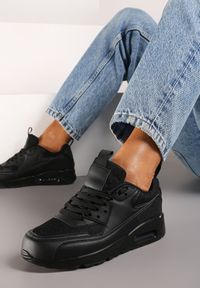 Born2be - Czarne Sneakersy z Podeszwą Typu Air z Ekoskóry Sznurowane Ozarae. Nosek buta: okrągły. Zapięcie: sznurówki. Kolor: czarny. Materiał: materiał. Obcas: na obcasie. Wysokość obcasa: niski #4