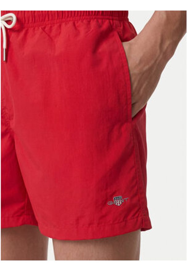 GANT - Gant Szorty kąpielowe 920026000 Czerwony jasny Regular Fit. Kolor: czerwony. Materiał: syntetyk