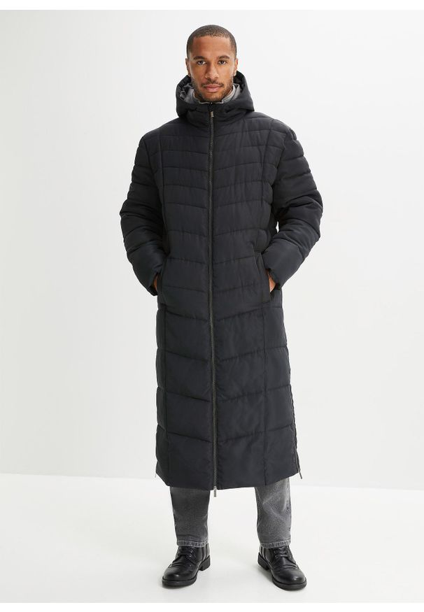 bonprix - Długi płaszcz pikowany z kapturem. Typ kołnierza: kaptur. Kolor: czarny. Długość: długie