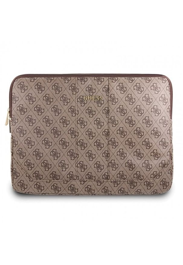 Guess 4G Uptown Computer Sleeve 13" brązowe. Kolor: brązowy. Materiał: skóra. Wzór: aplikacja. Styl: elegancki