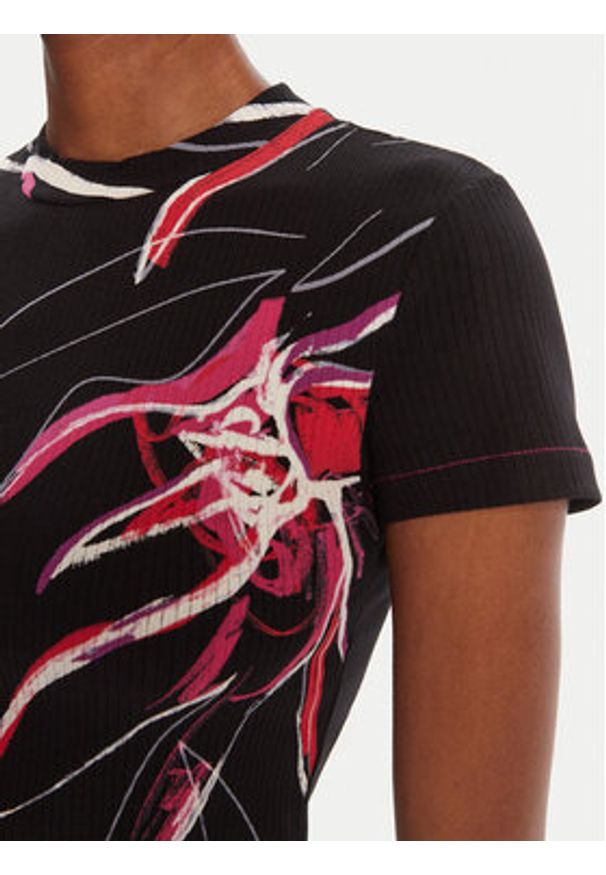Desigual T-Shirt Lala 25WWTK16 Czarny Regular Fit. Kolor: czarny. Materiał: wiskoza
