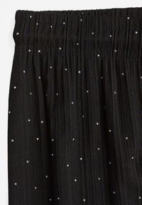 Renee - Czarne Spodnie z Bawełną o Szerokim Kroju z Cyrkoniami Azirene. Okazja: na co dzień. Kolor: czarny. Materiał: bawełna. Styl: casual #8