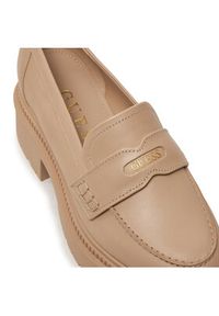 Guess Loafersy Finda FLTFIN LEA14 Beżowy. Kolor: beżowy. Materiał: skóra