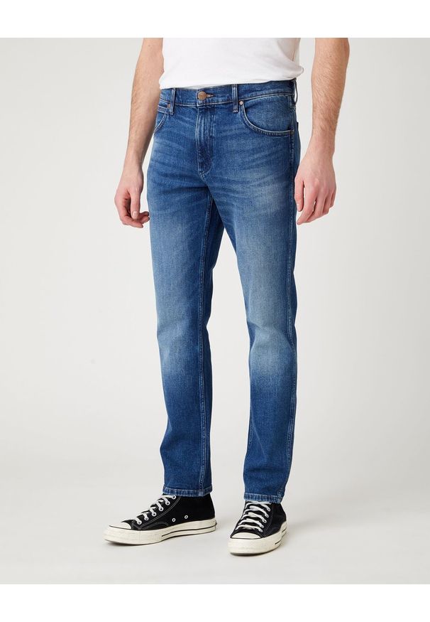 Wrangler - MĘSKIE SPODNIE JEANSOWE WRANGLER GREENSBORO HARD EDGE W15QJX246