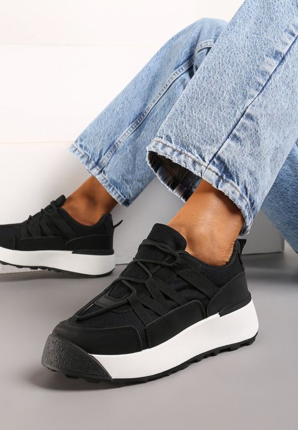 Born2be - Czarne Klasyczne Sznurowane Sneakersy przed Kostkę na Grubej Podeszwie Haelen. Wysokość cholewki: przed kostkę. Kolor: czarny. Materiał: jeans. Sezon: lato, wiosna