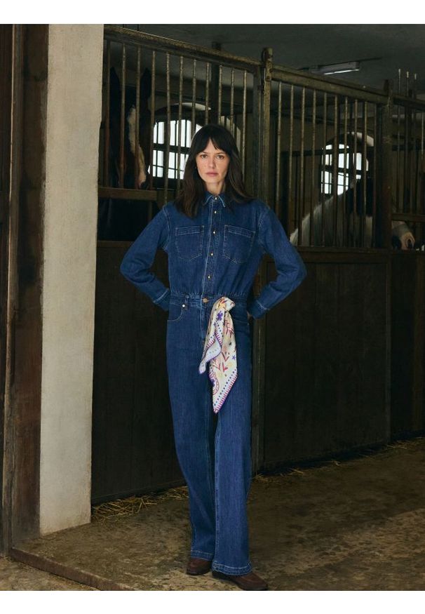 Reserved - Jeansowy kombinezon - granatowy. Kolor: niebieski. Materiał: jeans