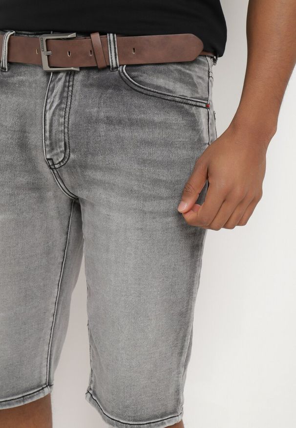 Born2be - Szare Szorty Jeansowe z Bawełny Dodatkowo Pasek z Ekoskóry Tramelia. Okazja: na co dzień. Kolor: szary. Materiał: jeans, bawełna. Długość: do kolan. Styl: elegancki, casual
