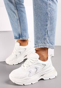 Renee - Białe Sneakersy na Grubej Podeszwie z Metalicznymi Wstawkami Seta. Okazja: na co dzień. Kolor: biały #2