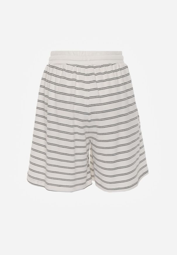 Born2be - Czarno-Białe Bawełniane Szorty w Paski z Wysokim Stanem w Stylu Casual Naunea. Okazja: na co dzień. Stan: podwyższony. Kolor: biały. Materiał: bawełna. Długość: długie. Wzór: paski. Sezon: lato. Styl: casual