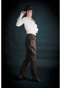 Hultaj Polski - Bryczesy Czarne damskie. Okazja: na co dzień. Stan: podwyższony. Kolor: czarny. Materiał: bawełna, dzianina, elastan, materiał. Wzór: moro. Styl: retro, casual, militarny, vintage
