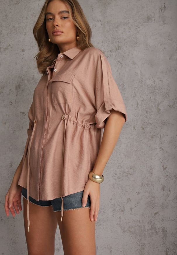 Renee - Beżowa Koszula z Bawełną o Nietoperzowym Kroju z Wiązaniem w Stylu Utility Kelathe. Kolor: beżowy. Materiał: bawełna