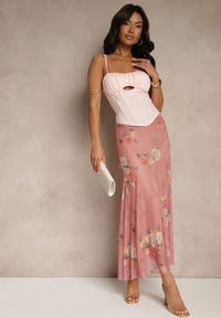 Renee - Różowa Spódnica w Kwiatowy Wzór o Rozkloszowanym Kroju Efrirene. Okazja: na co dzień. Kolor: różowy. Wzór: kwiaty. Styl: casual, elegancki
