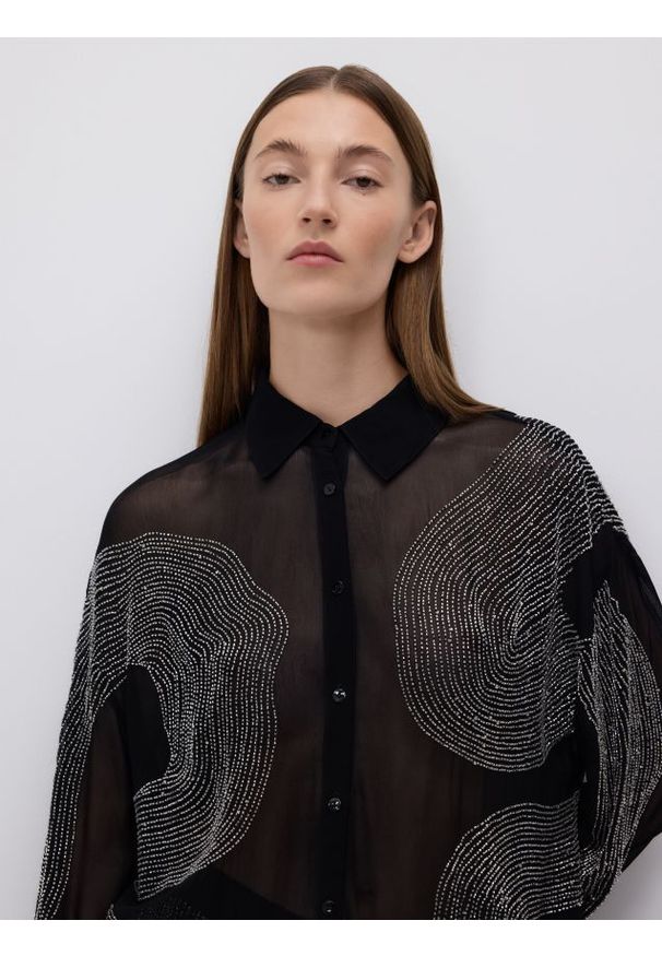 Reserved - Koszula z ozdobnymi detalami - czarny. Kolor: czarny. Materiał: wiskoza, tkanina