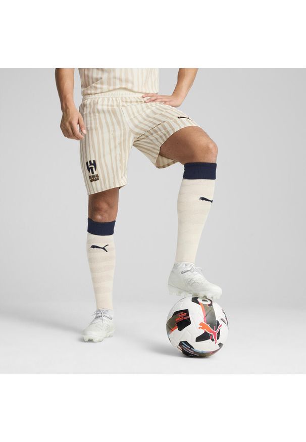 Puma - Męskie szorty KIDSUPER × AL-HILAL SFC PUMA Alpine Snow Club Navy White Blue. Kolor: niebieski, wielokolorowy, biały. Sezon: lato. Sport: fitness