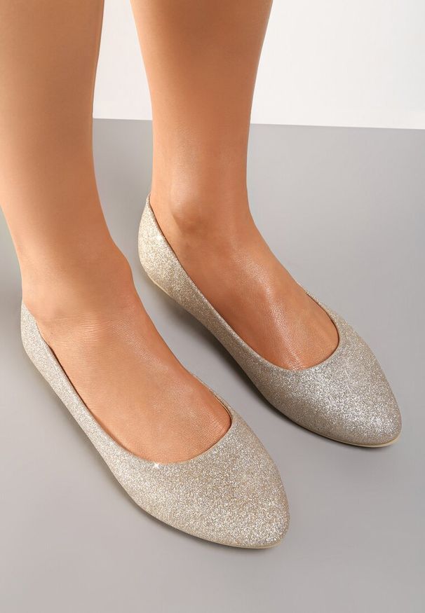 Renee - Złote Balerinki Sophope. Zapięcie: bez zapięcia. Kolor: złoty. Szerokość cholewki: normalna. Obcas: na płaskiej podeszwie. Styl: klasyczny