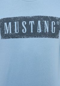 Mustang - MUSTANG Style Adrian C Print MĘSKA KOSZULKA DŁUGI RĘKAW Faded Denim 1013540 5124. Materiał: denim. Długość rękawa: długi rękaw. Długość: długie. Wzór: nadruk