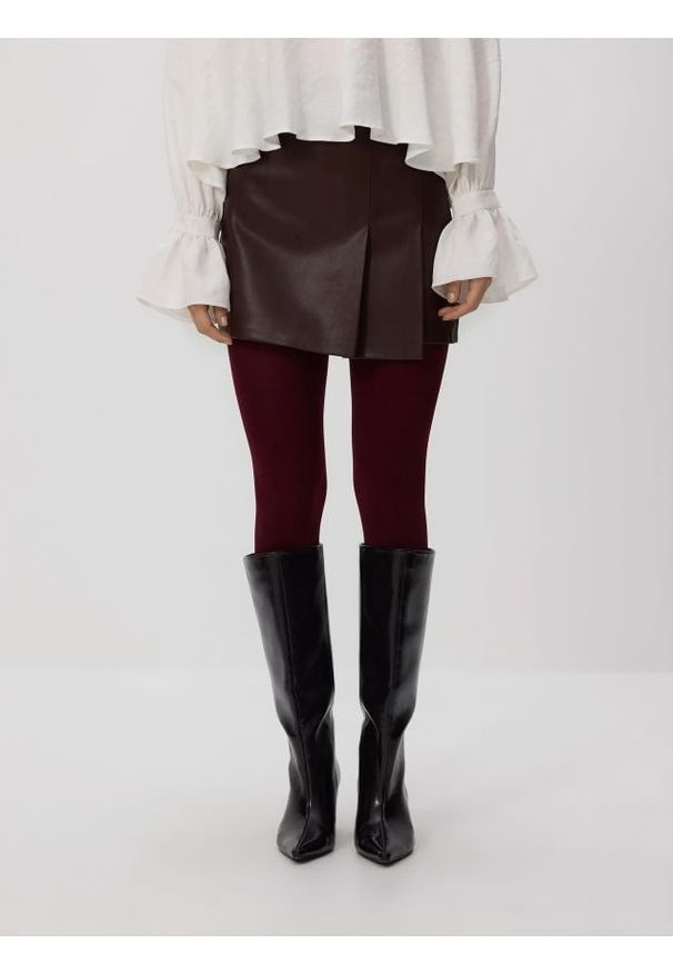 Reserved - Spódnico-szorty z imitacji skóry - mahoniowy. Kolor: brązowy. Materiał: skóra