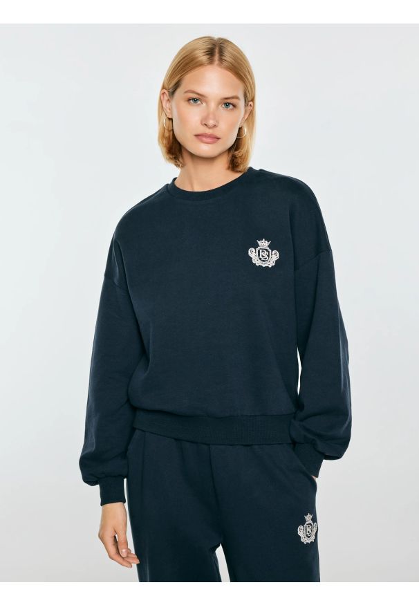 Big-Star - bluza damska z haftem granatowa fotyna 403. Kolor: niebieski. Materiał: dzianina. Wzór: haft
