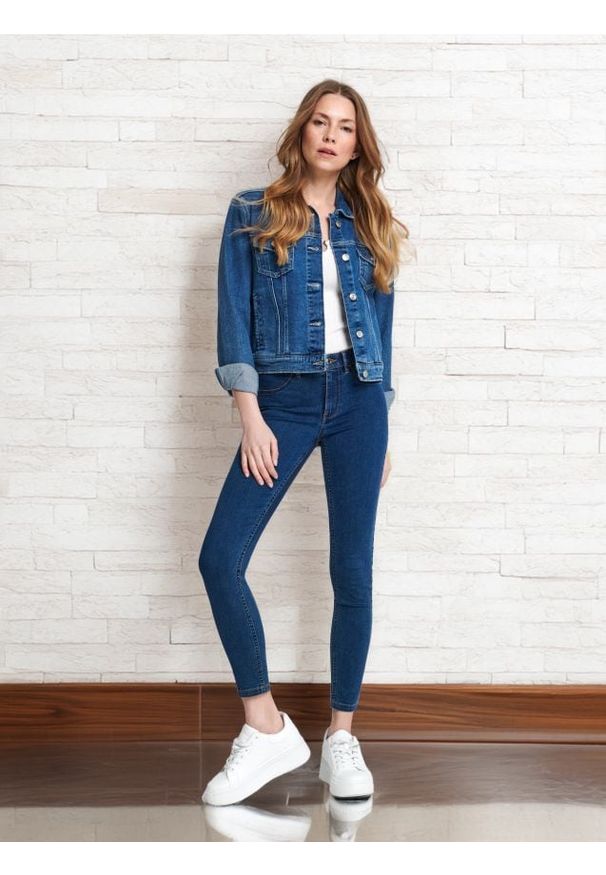 Sinsay - Jeansy skinny mid waist - granatowy. Kolor: niebieski