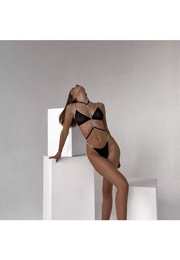 Intica - Komplet bielizny z łańcuszkami na wyjątkowe okazje Jae. Kolor: czerwony. Materiał: tkanina, materiał. Wzór: aplikacja