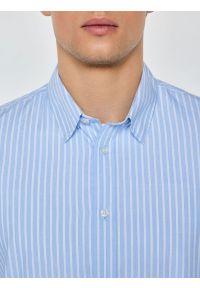 Big-Star - Koszula męska w prążek błękitna Gibinor 400. Okazja: na co dzień. Typ kołnierza: kołnierzyk klasyczny. Kolor: niebieski. Materiał: tkanina, bawełna. Wzór: prążki. Styl: casual, elegancki, klasyczny #2
