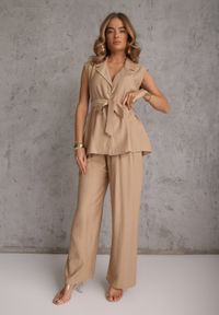 Renee - Beżowy Letni Komplet Kamizelka z Paskiem i Ozdobnymi Guzikami i Szerokie Spodnie Sharieth. Kolor: beżowy #5