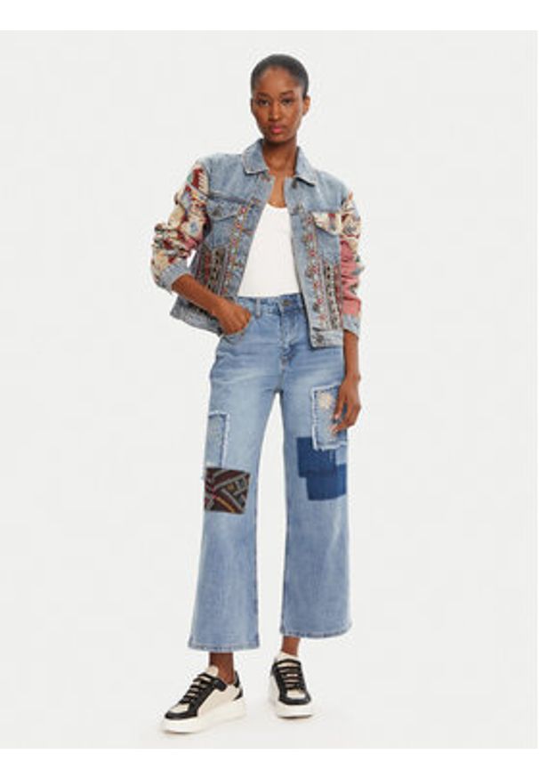 Desigual Jeansy Patches 25WWDD20 Niebieski Wide Leg. Kolor: niebieski