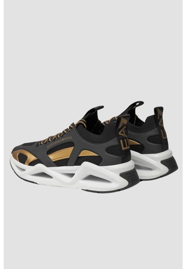 EA7 Emporio Armani - EA7 Czarne sneakersy ze złotym logo. Kolor: czarny
