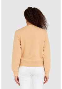 Guess - GUESS Beżowa bluza damska z dużym logotypem regular fit. Kolor: beżowy. Materiał: bawełna #4