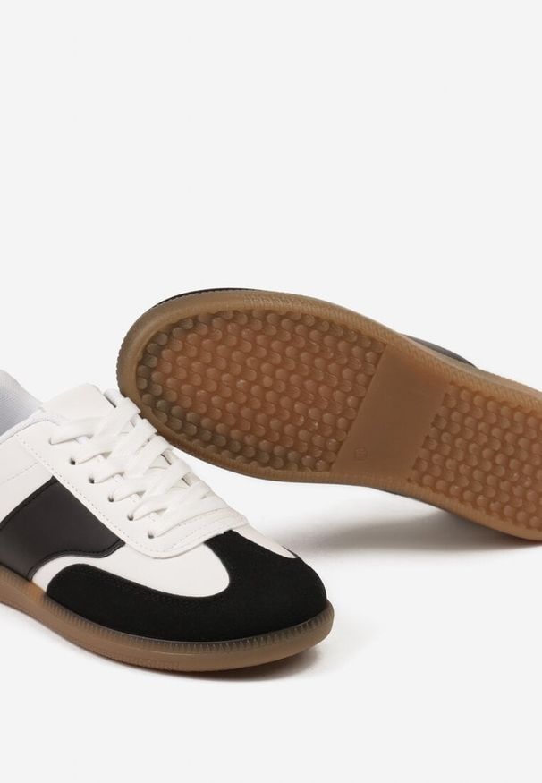 Born2be - Czarno-Białe Sneakersy Tenisówki o Klasycznym Fasonie Do Kostki Satrama. Kolor: czarny. Materiał: jeans, materiał. Sezon: wiosna, lato