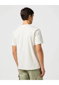 Wrangler - MESKA KOSZULKA WRANGLER SMALL GRAPHIC TEE VINTAGE WHITE 112362805. Styl: vintage #4