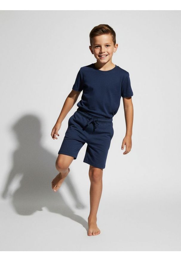 Sinsay - Szorty w stylu basic - granatowy. Kolor: niebieski