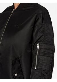 Calvin Klein Jeans Kurtka bomber J20J221082 Czarny Oversize. Kolor: czarny. Materiał: syntetyk