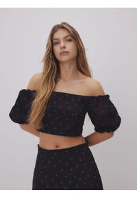 Reserved - Krótka bluzka hiszpanka - wielobarwny. Typ kołnierza: dekolt hiszpanka. Materiał: bawełna, tkanina. Długość: krótkie #1