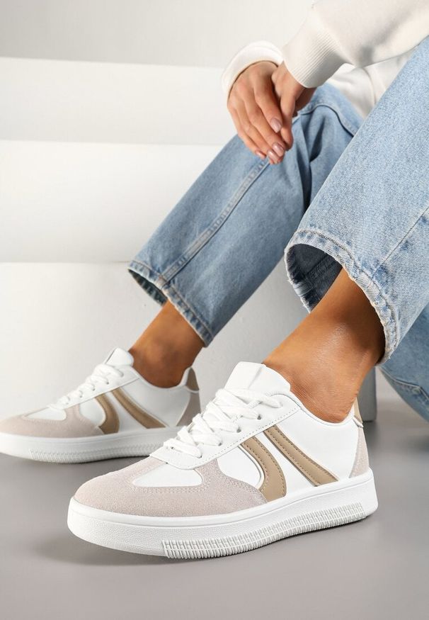 Born2be - Biało-Beżowe Sneakersy w Stylu Kultowych Tenisówek Setionis. Okazja: na co dzień. Nosek buta: okrągły. Kolor: biały. Materiał: jeans. Wzór: gładki. Obcas: na płaskiej podeszwie