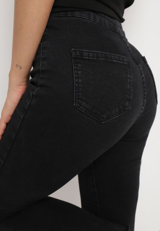 Born2be - Czarne Jeansy Skinny z Regularnym Stanem Evandriel. Kolor: czarny. Styl: klasyczny