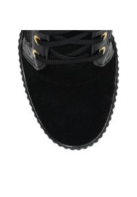 Arturo Vicci - Sneakersy czarne zamszowe. Zapięcie: sznurówki. Kolor: czarny. Materiał: zamsz. Obcas: na koturnie #6