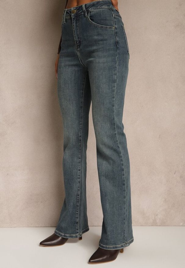 Renee - Niebieskie Jeansy High Waist o Kroju Dzwonów Feseara. Okazja: na co dzień. Stan: podwyższony. Kolor: niebieski. Styl: casual, retro