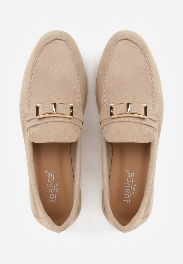 Born2be - Ciemnobeżowe Mokasyny z Prostokątną Metaliczną Ozdobą Aeleorane. Okazja: na co dzień. Kolor: beżowy. Materiał: jeans. Wzór: aplikacja. Styl: elegancki, klasyczny, casual