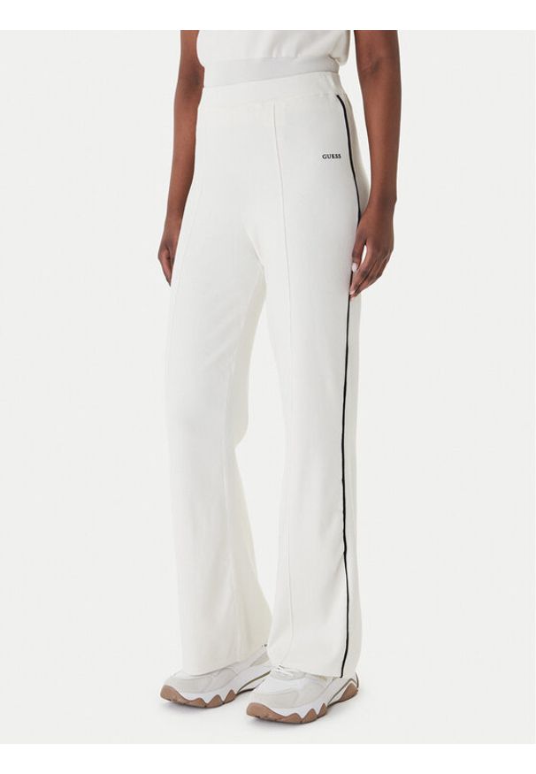 Guess Spodnie dzianinowe V6RB14 Z4642 Écru Regular Fit. Materiał: syntetyk