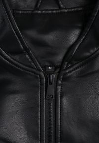 Renee - Czarna Cropped Kurtka Bomber Jacket z Imitacji Skóry Edarae. Kolor: czarny. Materiał: skóra. Styl: elegancki #6