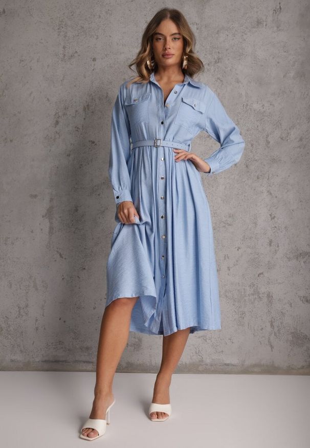 Renee - Niebieska Sukienka Rozkloszowana z Wiskozy o Koszulowym Kroju z Paskiem Anteis. Kolor: niebieski. Materiał: wiskoza. Wzór: aplikacja. Typ sukienki: koszulowe. Styl: elegancki