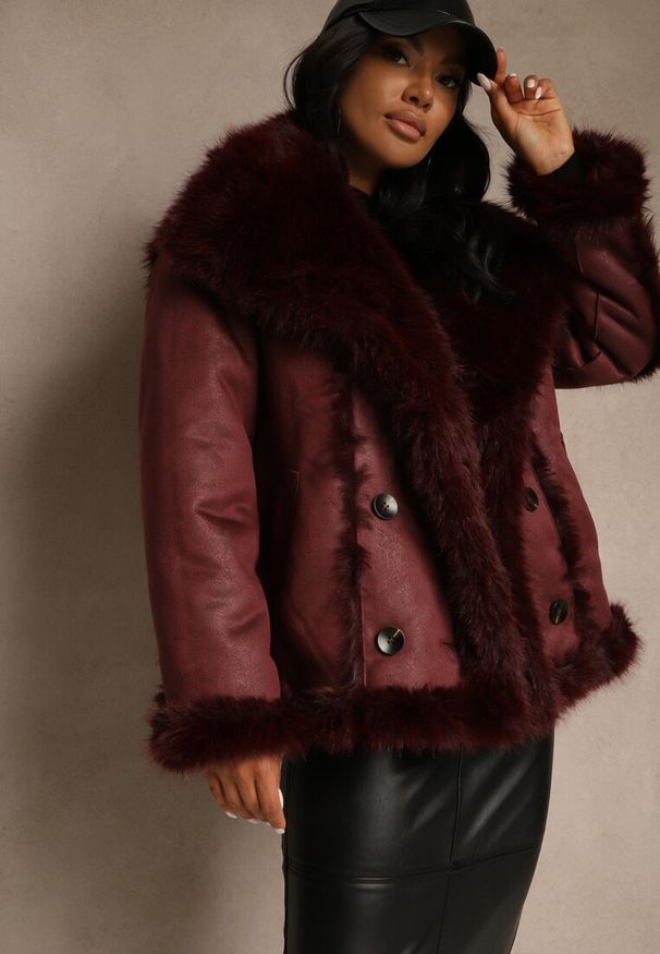 Renee - Bordowa Dwustronna Kurtka Biker Ozdobiona Futerkiem Flitta. Okazja: na co dzień. Kolor: czerwony. Materiał: futro. Wzór: aplikacja. Styl: casual, elegancki